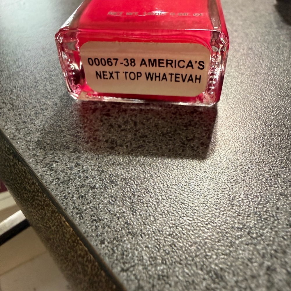 Lisi Bright Pink Nail Lacquer - Picture 6 of 7